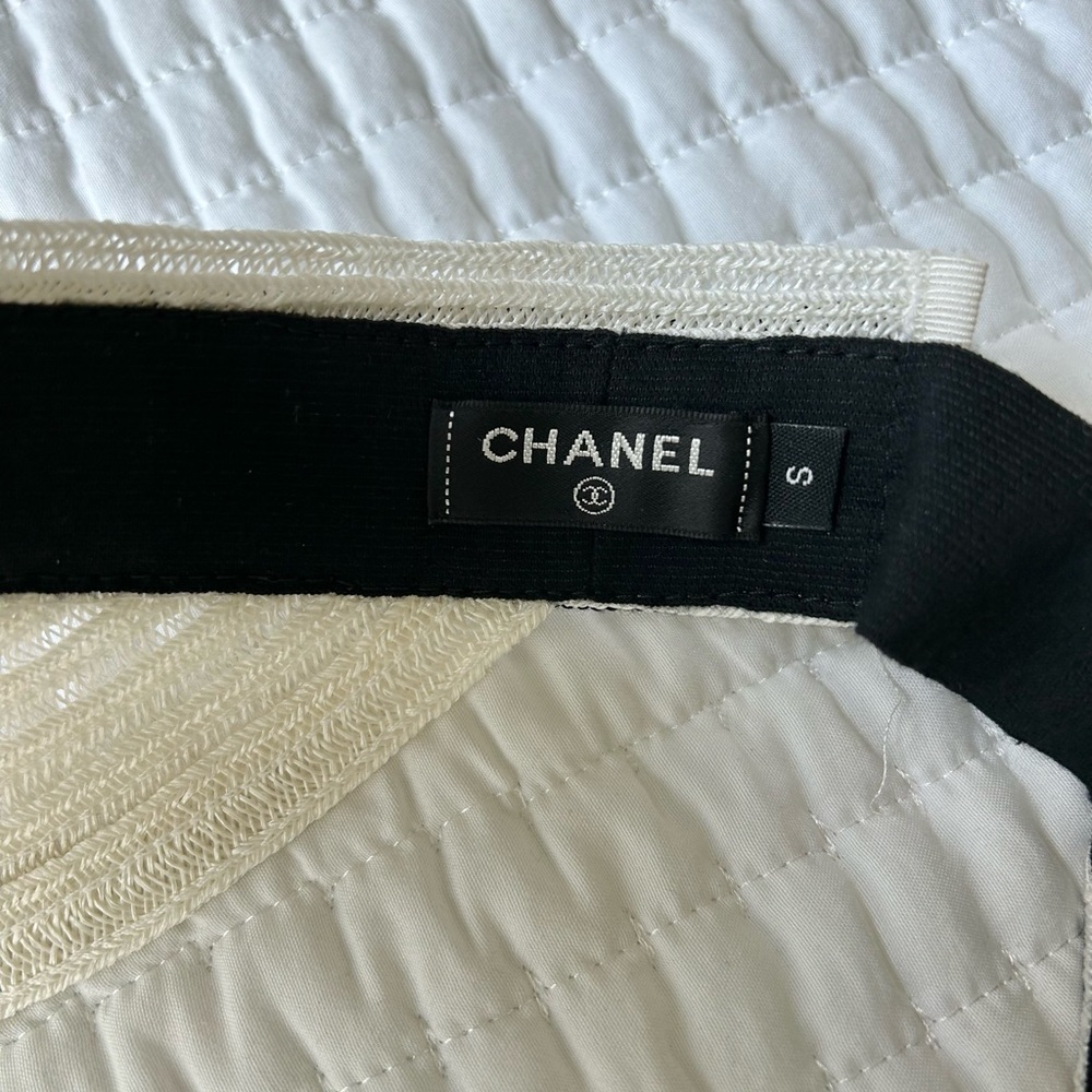 Chanel hat✨ - Picture 3 of 4